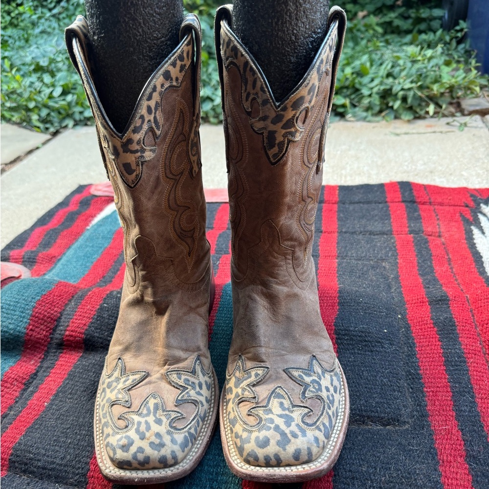 HP EUC leopard print women’s leather boots. Size 10 M